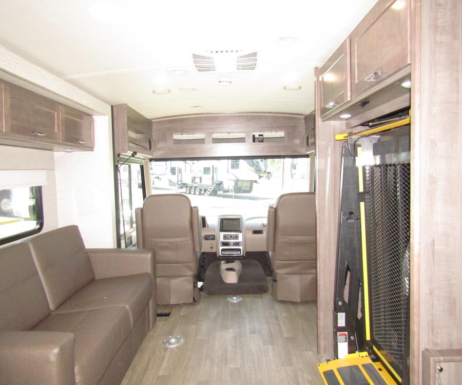 2020 Winnebago ADVENTURER
