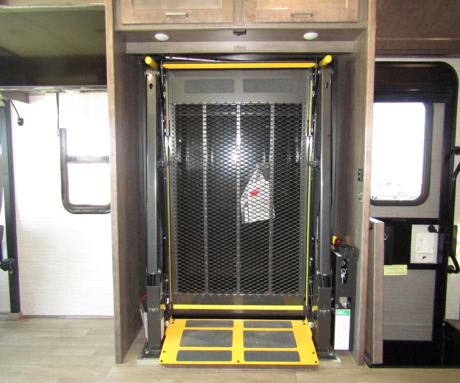 2020 Winnebago ADVENTURER