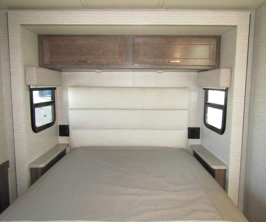2020 Winnebago ADVENTURER