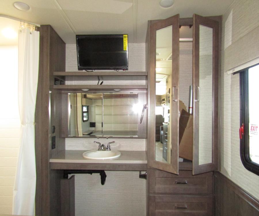 2020 Winnebago ADVENTURER