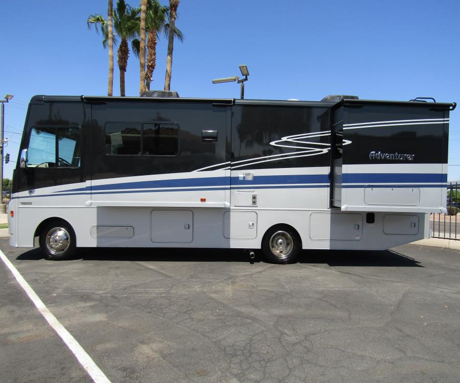2020 Winnebago ADVENTURER